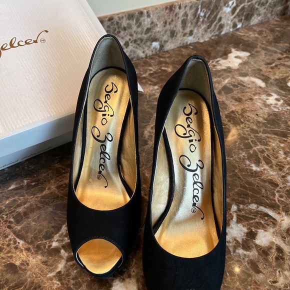 Sergio Zelcer Open Toe Black Velvet Wedge with Red Sole - Picture 5 of 10